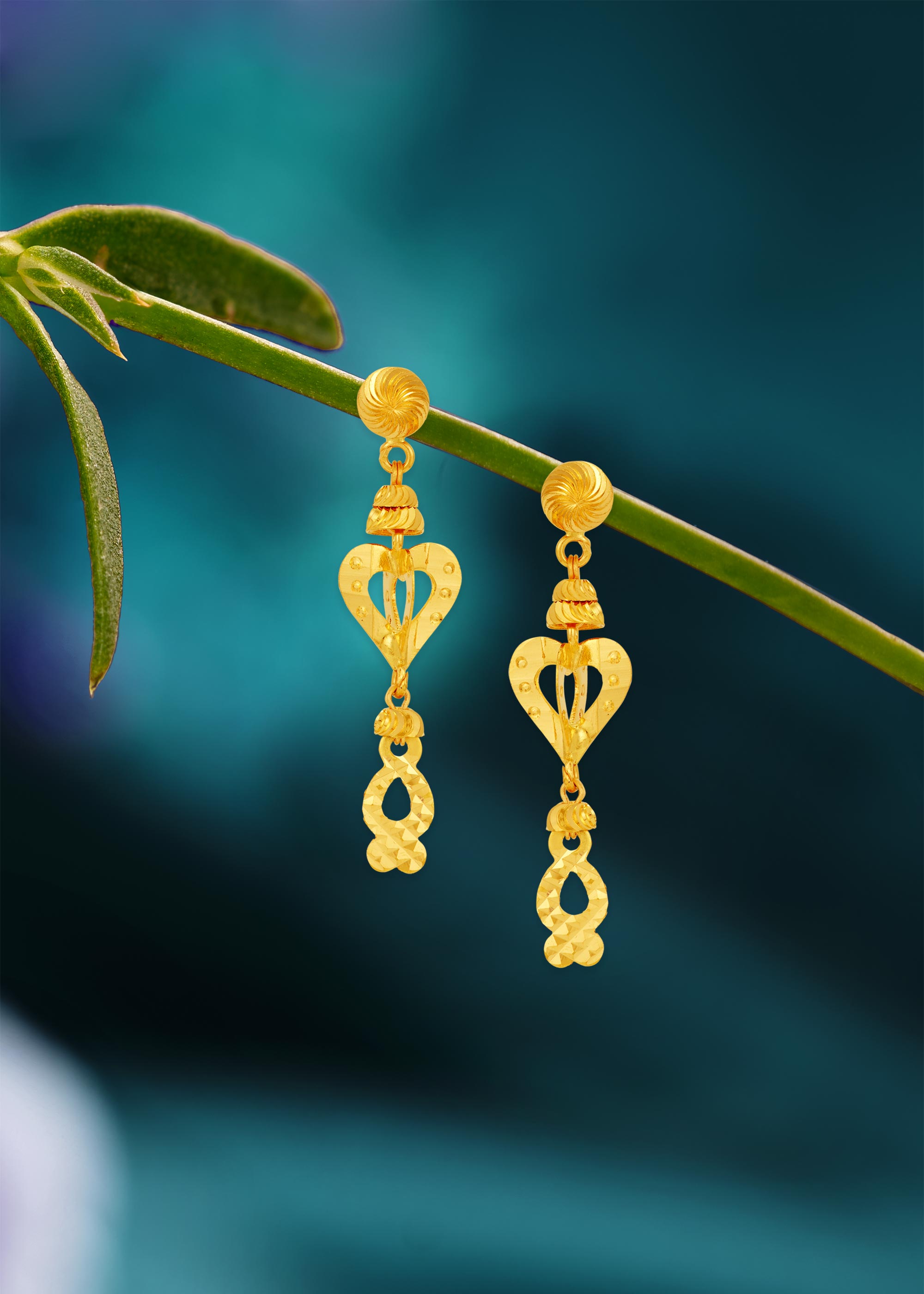 Floral Rajkot-Inspired 22K Gold Hanging Earring