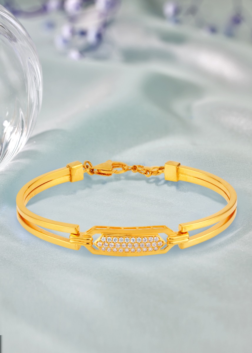 Sleek Oval 22K Gold Bracelet