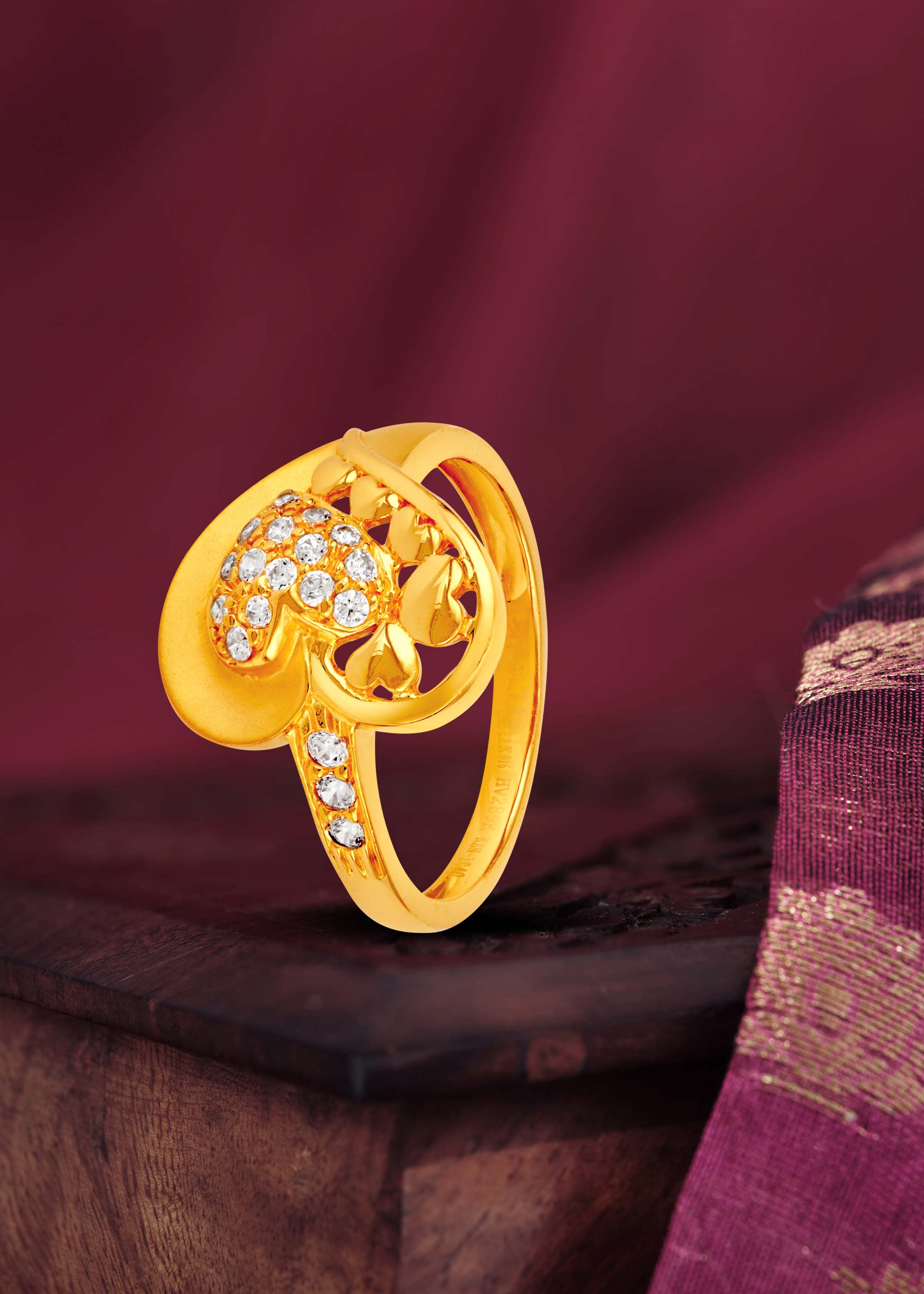 Elegant Heart 22K Gold Finger Ring