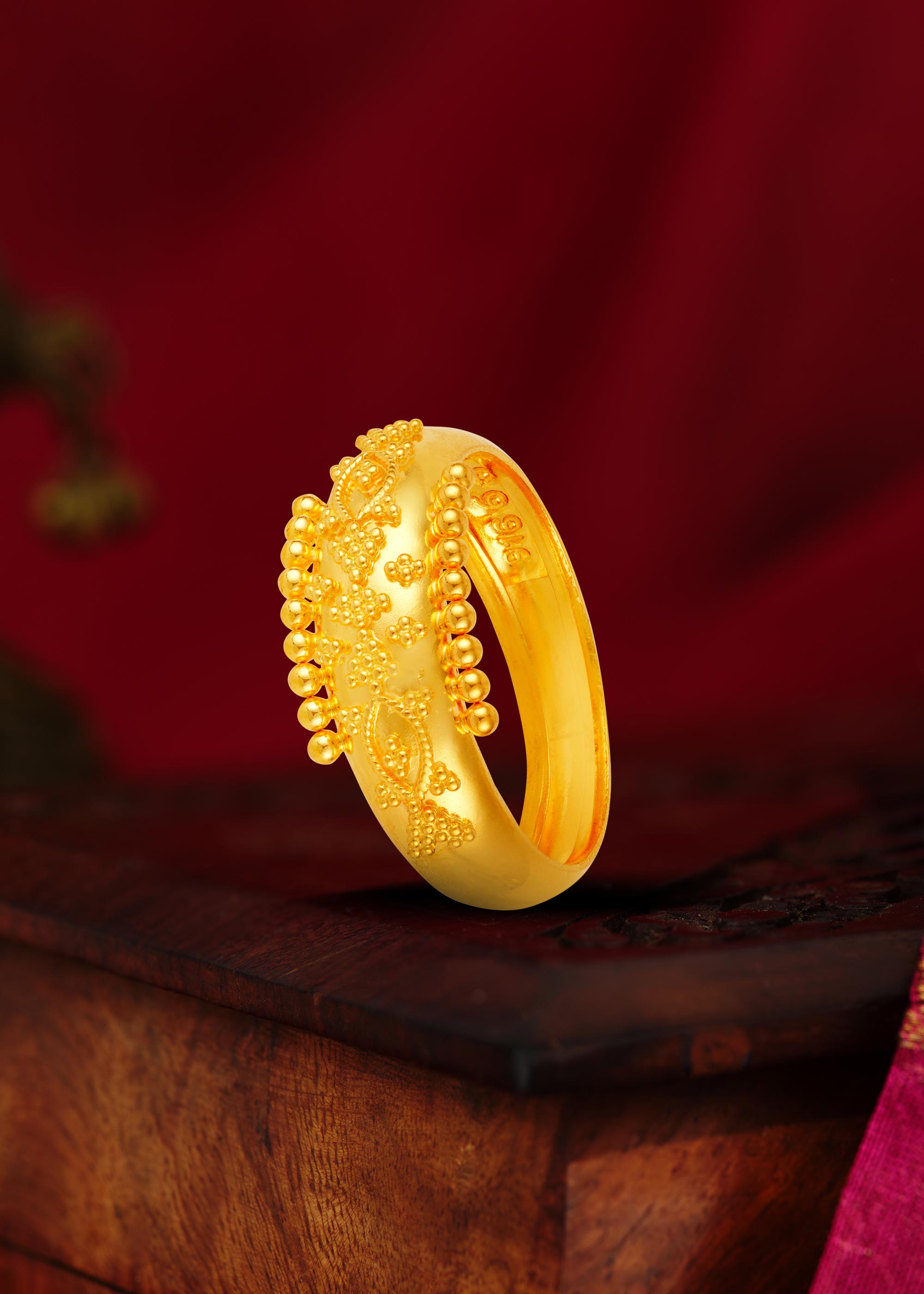 Filigree Masterpiece 22K Gold Finger Ring