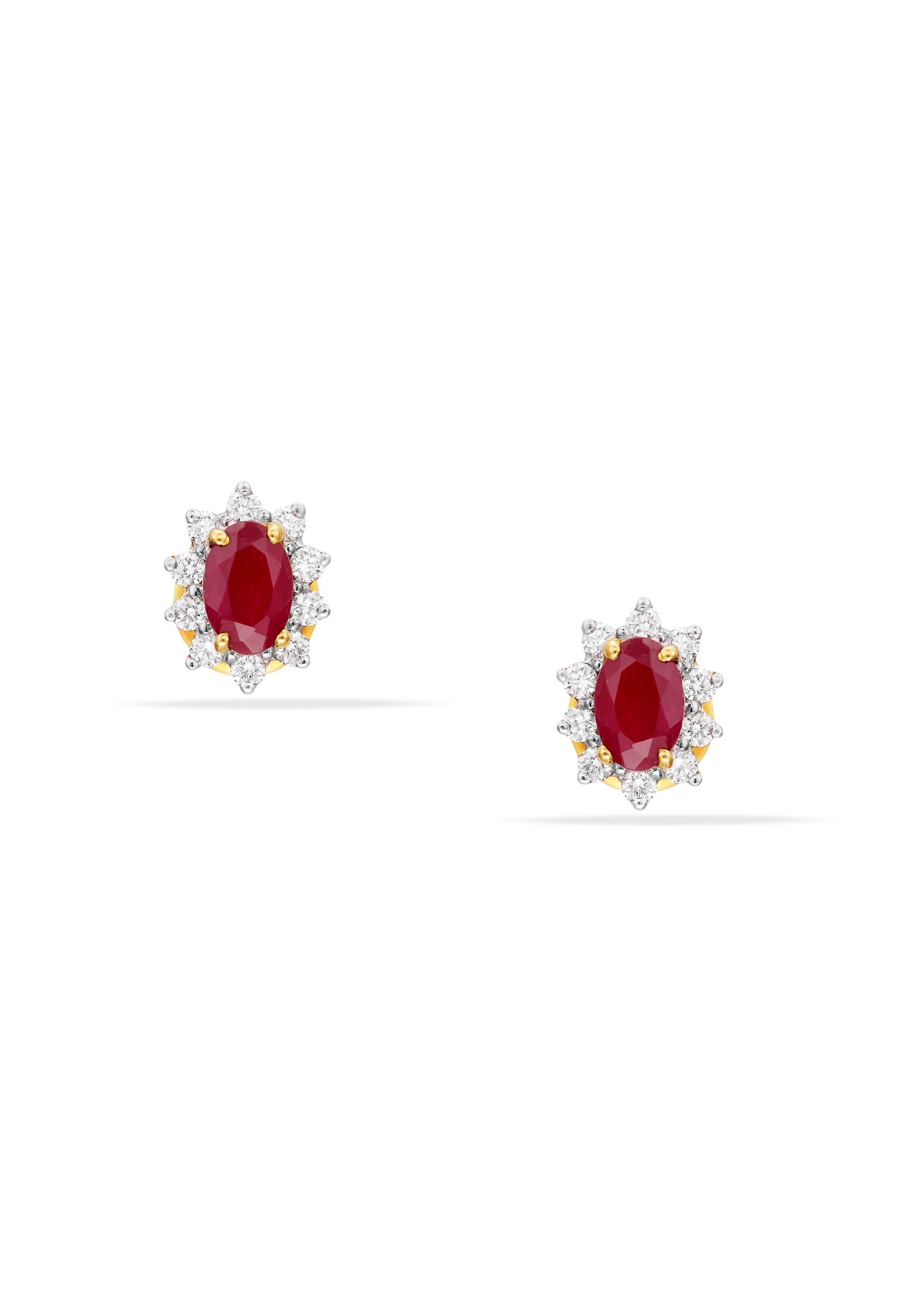 Cute & Lightweight Diamond Stud Earring
