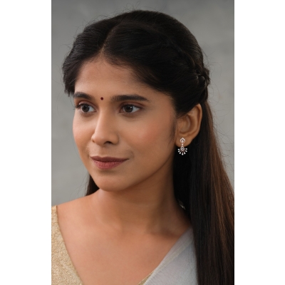 Sunflower Radiance Diamond Hanging Earring