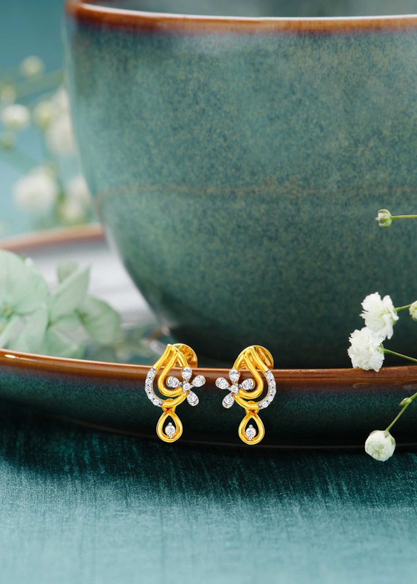Pretty Paisley Diamond Hanging Earring