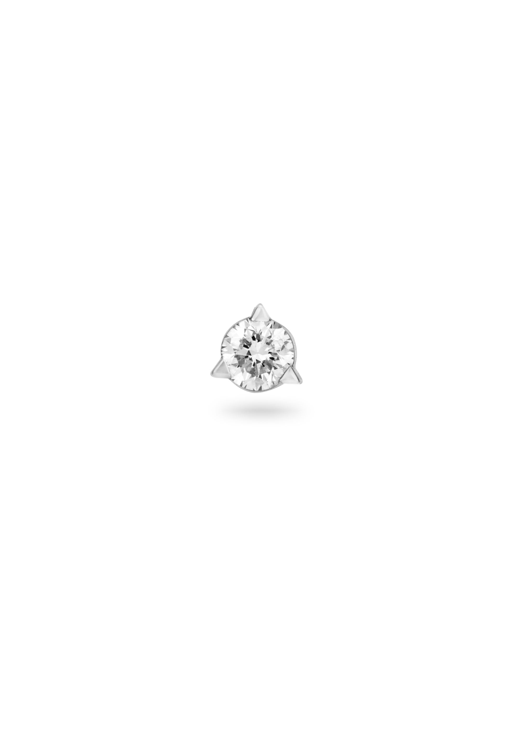 Three-Pointed Elegance Diamond Nose Pin